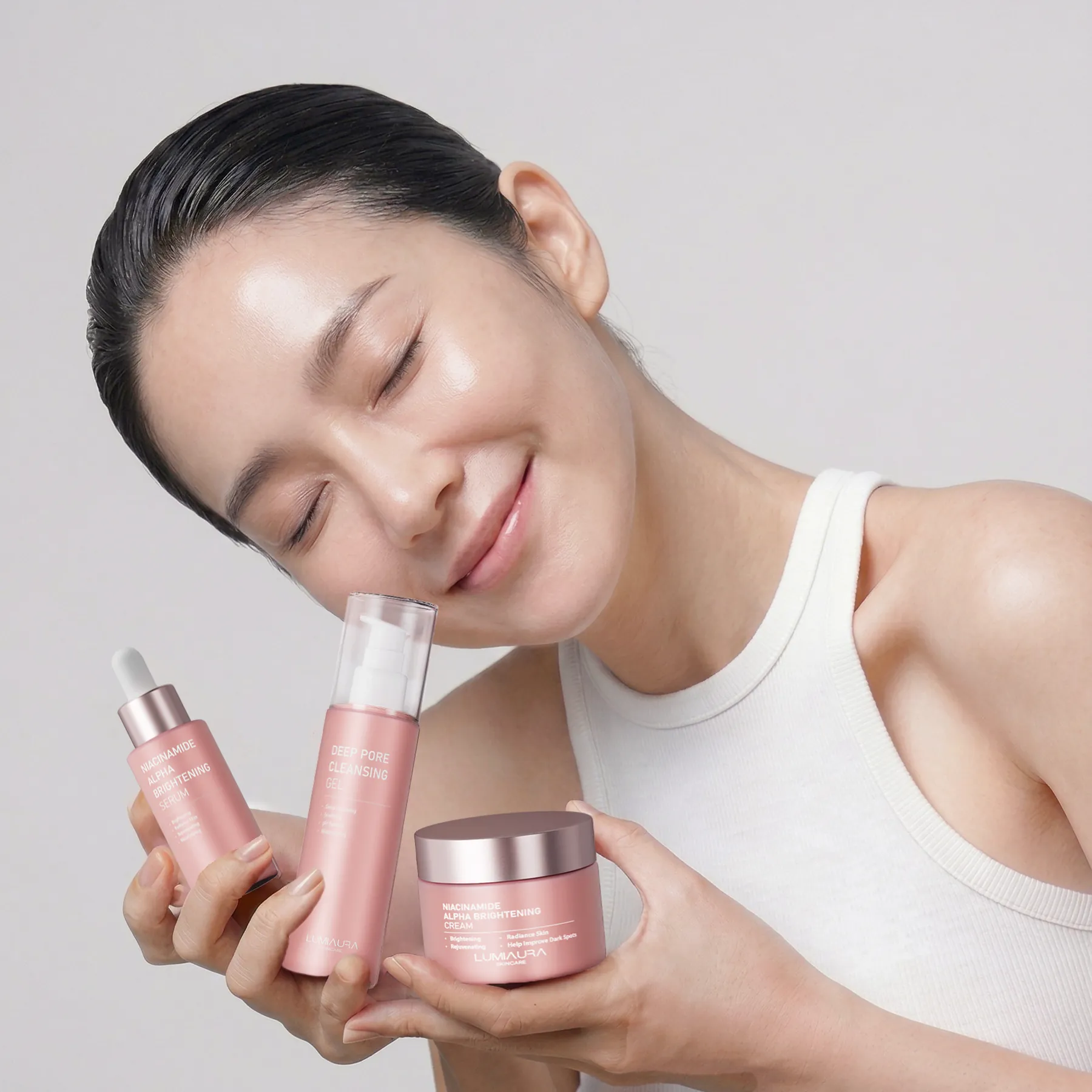 LumiAura 潔面凝膠、精華液與面霜